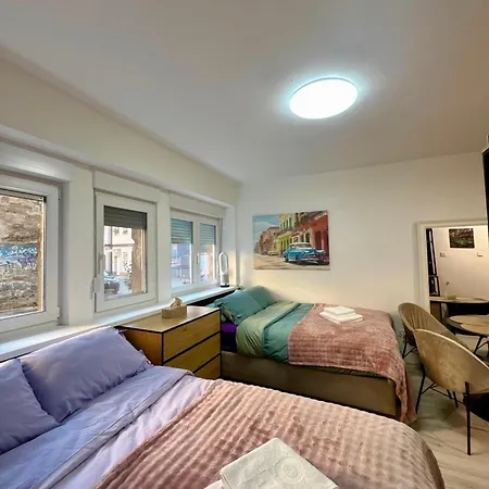 - 2 Double Beds Апартаменты