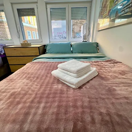 - 2 Double Beds Апартаменты
