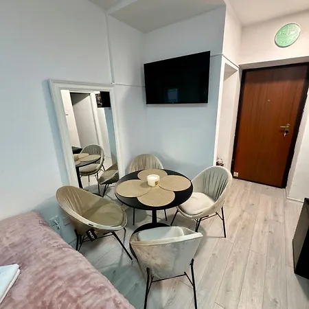 - 2 Double Beds Апартаменты