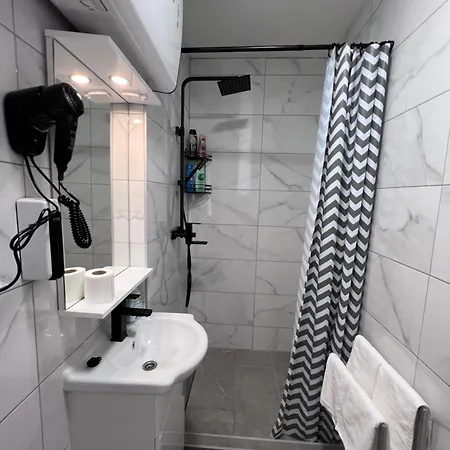 - 2 Double Beds Апартаменты